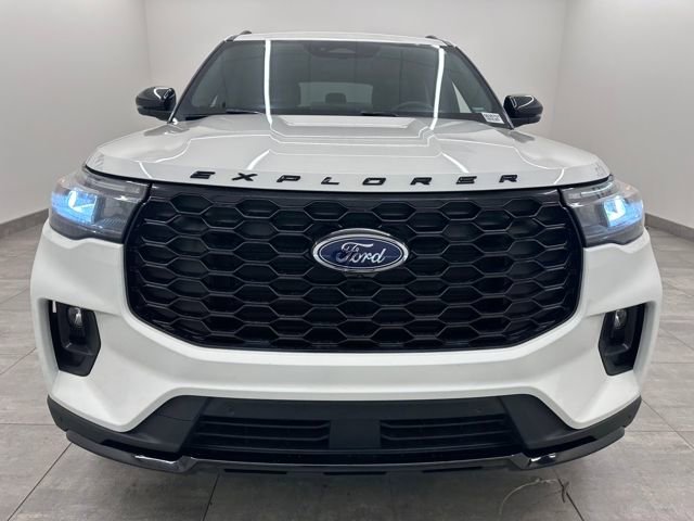 Certified 2025 Ford Explorer ST-Line w/ ST-Line Street Pack image 8