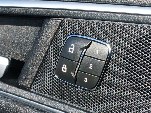 Used 2018 Ford Edge Titanium image 18