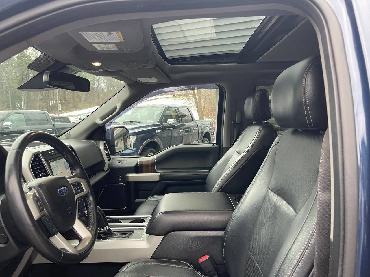 Used 2017 Ford F150 Lariat w/ Equipment Group 502A Luxury image 21