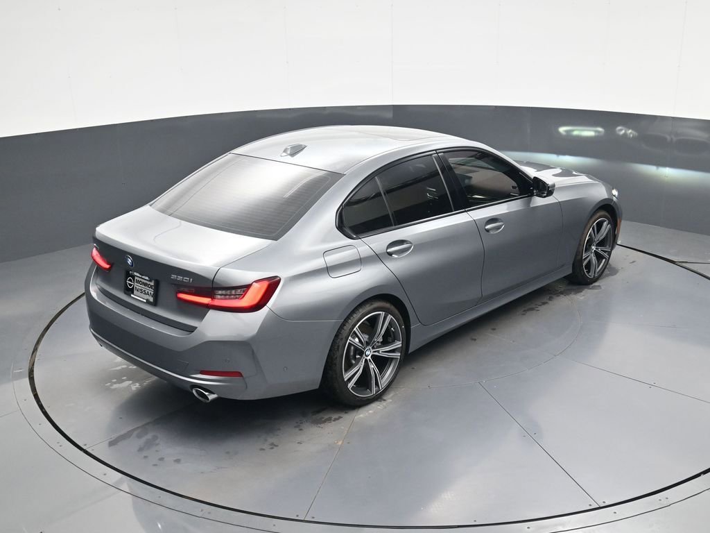 Used 2023 BMW 330i xDrive Sedan w/ Premium Package image 31