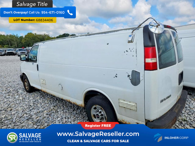 Used 2010 GMC Savana 3500 Extended RWD image 3