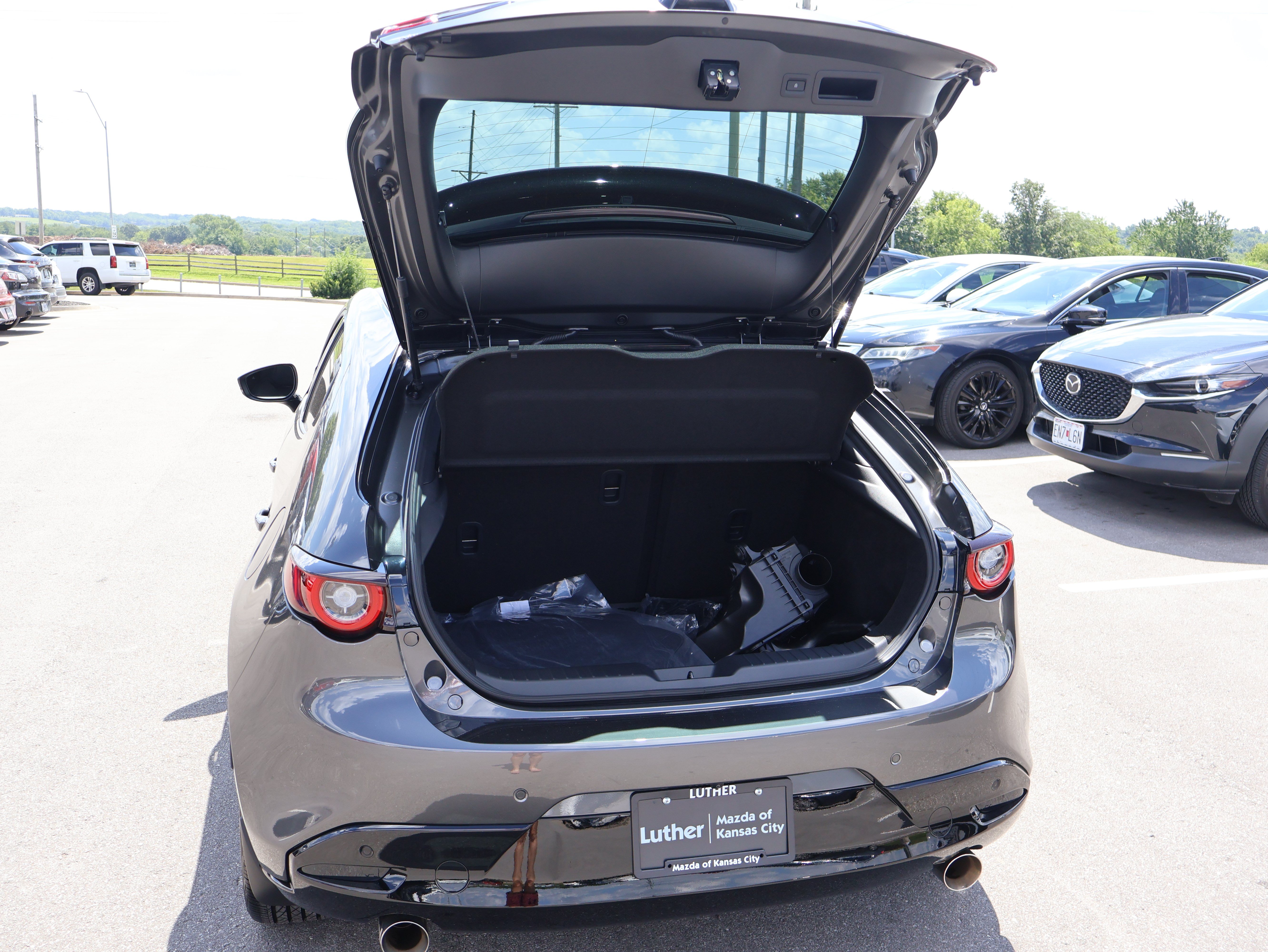 Used 2026 MAZDA MAZDA3 Hatchback w/Premium Plus Pkg AWD/4WD image 16