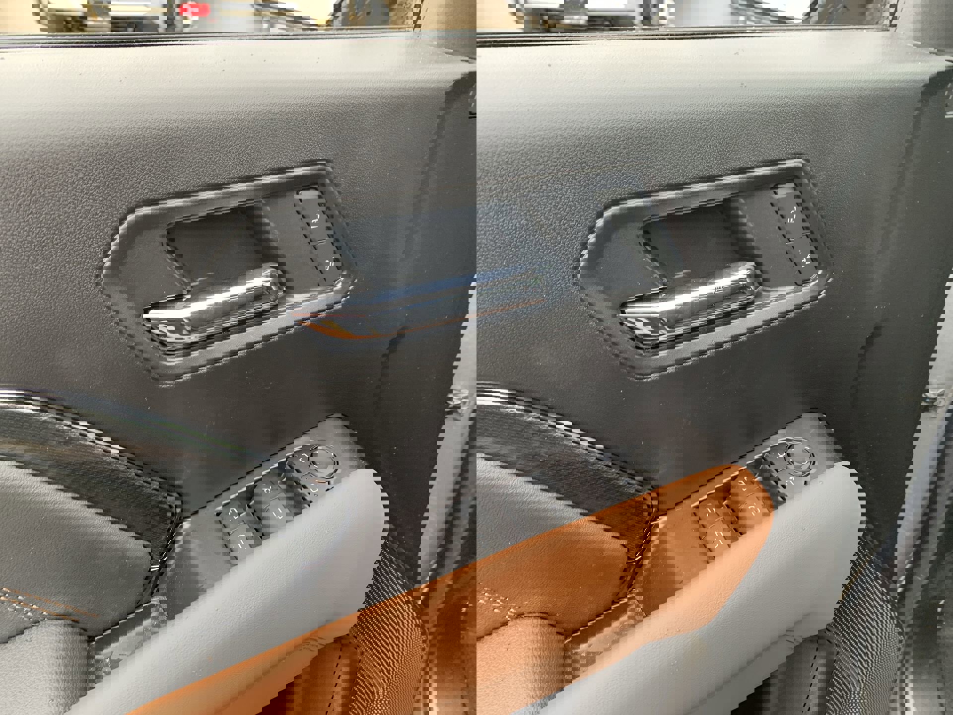 New 2025 GMC Canyon AT4 w/ Nightfall Edition image 30