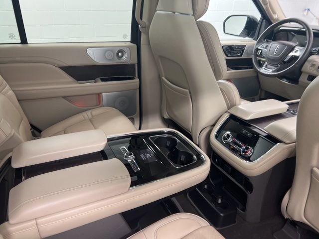 Used 2018 Lincoln Navigator Reserve w/ Technology Package AWD/4WD image 30
