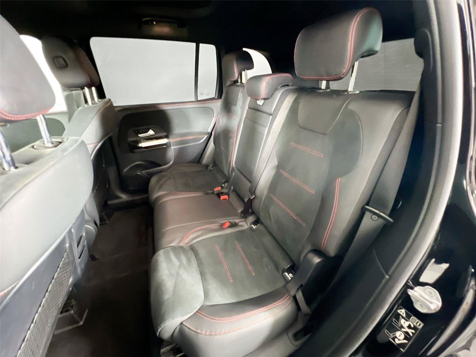 Used 2022 Mercedes-Benz GLB 250 4MATIC image 25