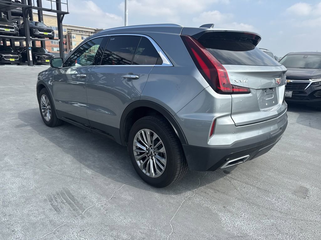 Used 2024 Cadillac XT4 Premium Luxury FWD image 6