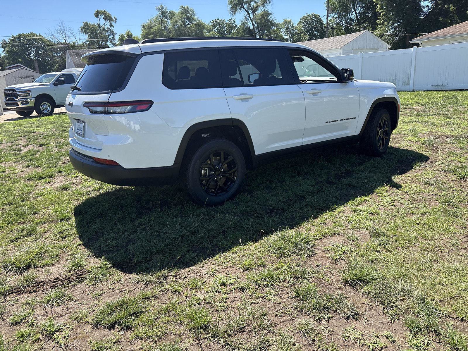New 2026 Jeep Grand Cherokee L 4WD image 5