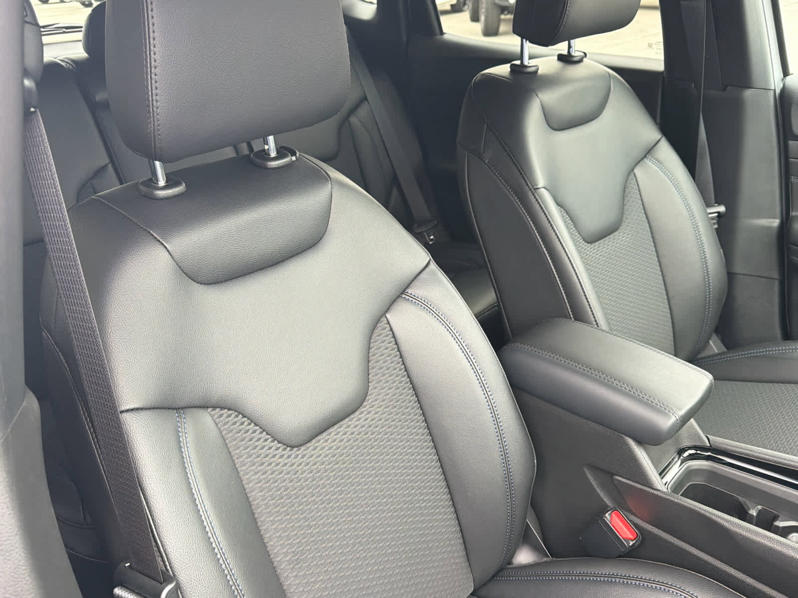 New 2026 Jeep Compass Latitude image 13