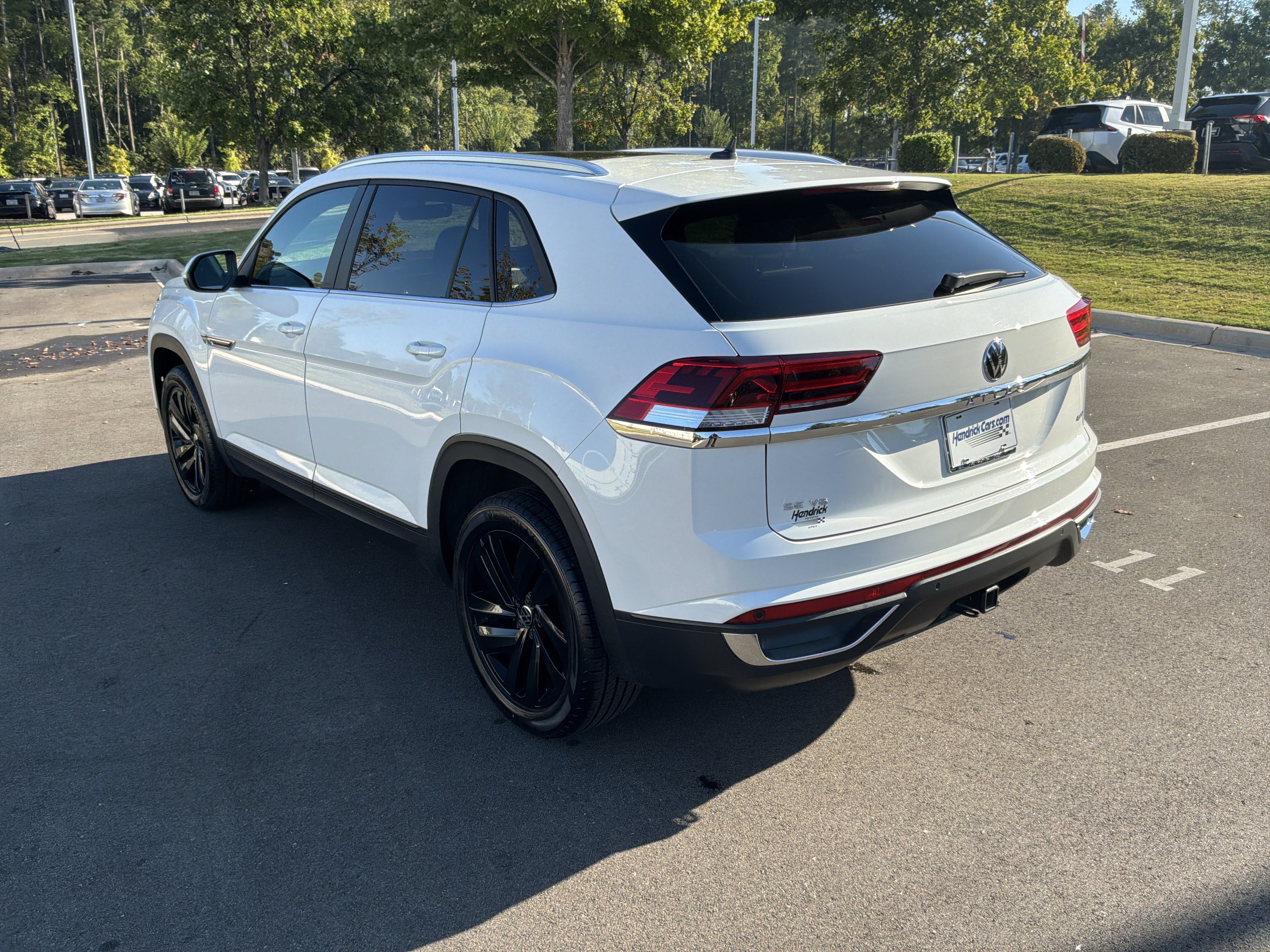 Used 2023 Volkswagen Atlas Cross Sport SE w/ Panoramic Sunroof Package AWD/4WD image 8