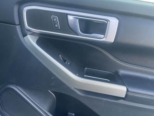 Used 2021 Ford Explorer XLT w/ Equipment Group 202A image 23