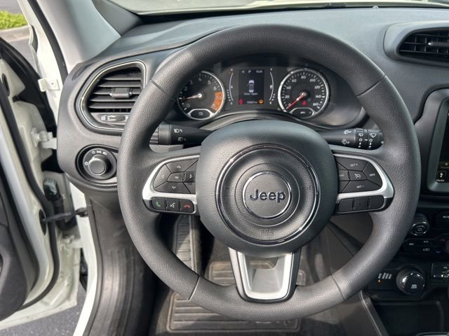 Used 2023 Jeep Renegade Latitude AWD/4WD image 19