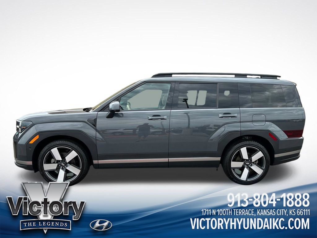 Used 2024 Hyundai Santa Fe Limited AWD/4WD image 2