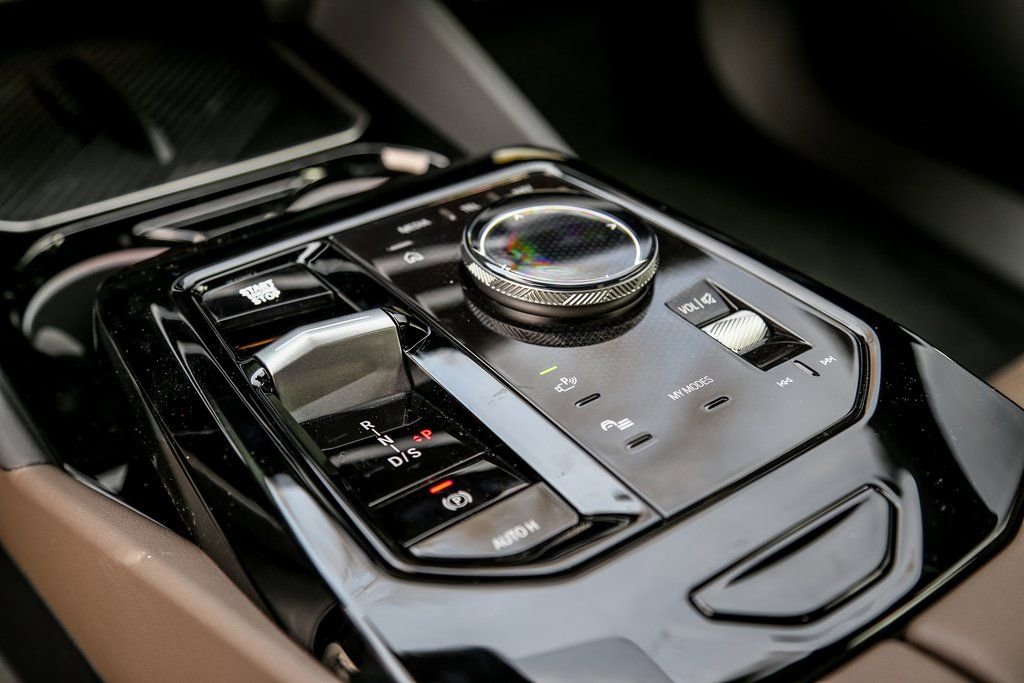 Used 2026 BMW 530i xDrive 530i xDrive w/ M Sport Package image 15