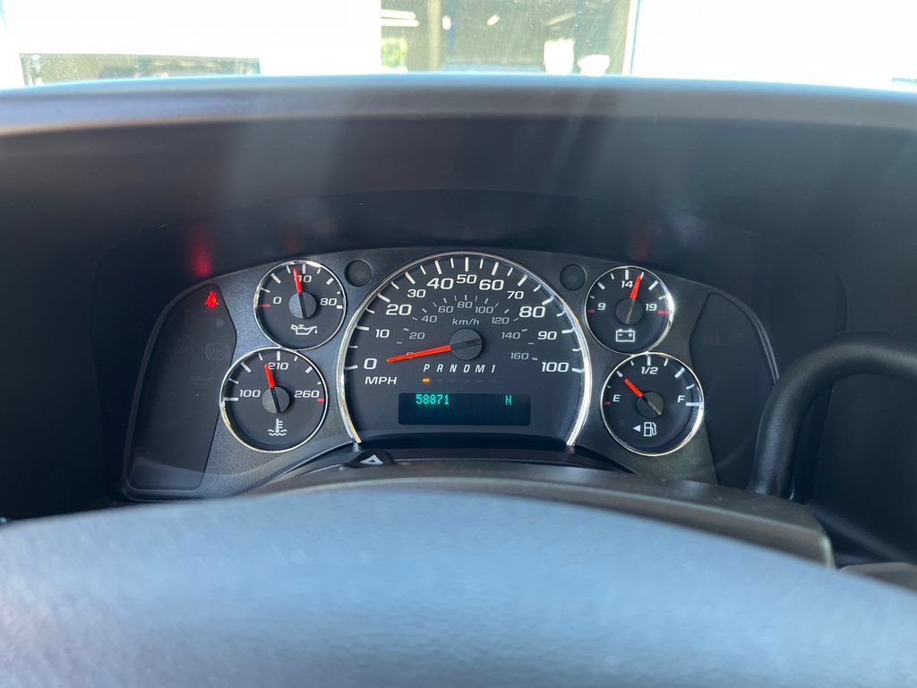 Used 2018 Chevrolet Express 2500 w/ Driver Convenience Package RWD image 19