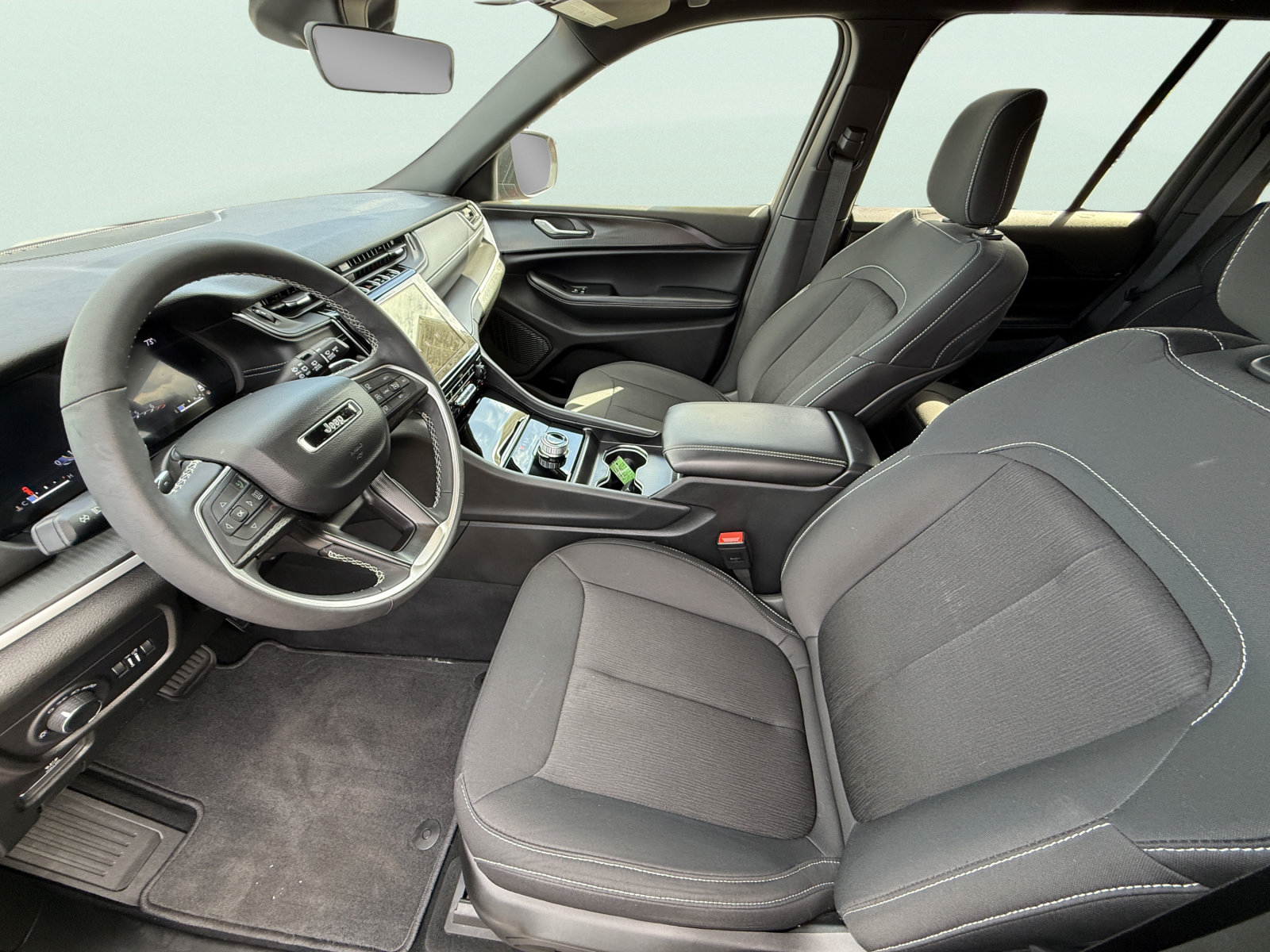 Used 2025 Jeep Grand Cherokee Laredo X w/ Luxury Tech Group I AWD/4WD image 9
