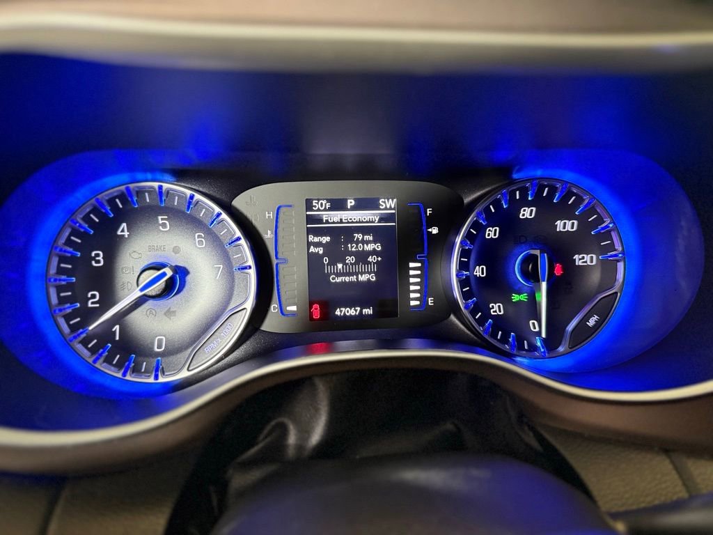 Used 2023 Chrysler Voyager LX image 13