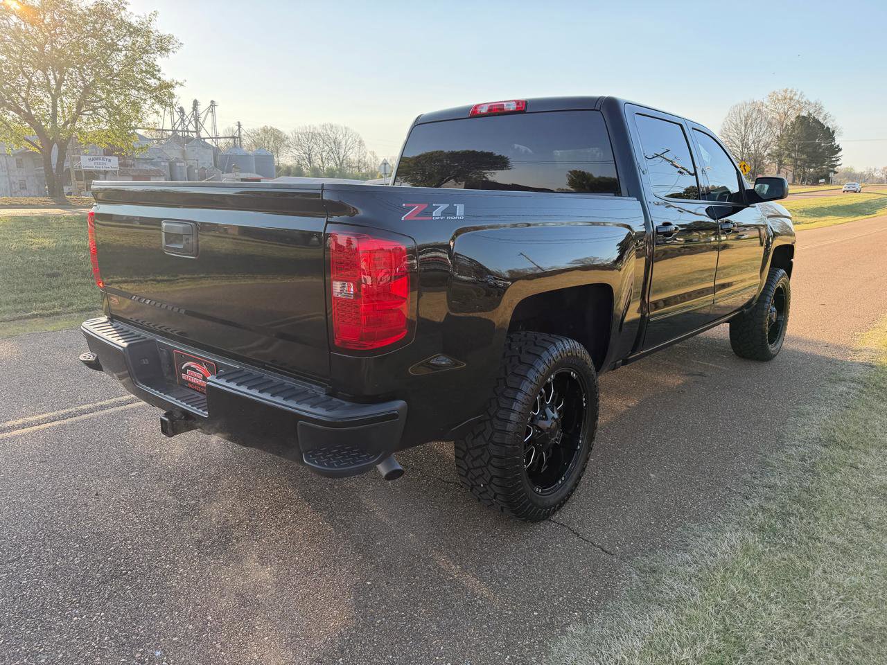 Used 2018 Chevrolet Silverado 1500 LT w/ Texas Edition AWD/4WD image 4