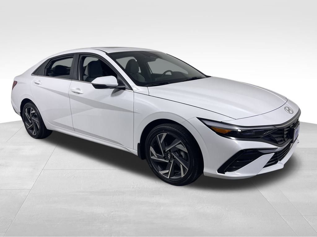 New 2025 Hyundai Elantra Limited image 7