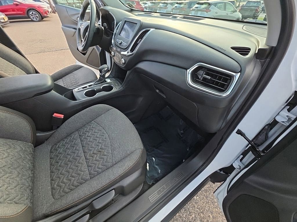 Used 2023 Chevrolet Equinox LT AWD/4WD image 25