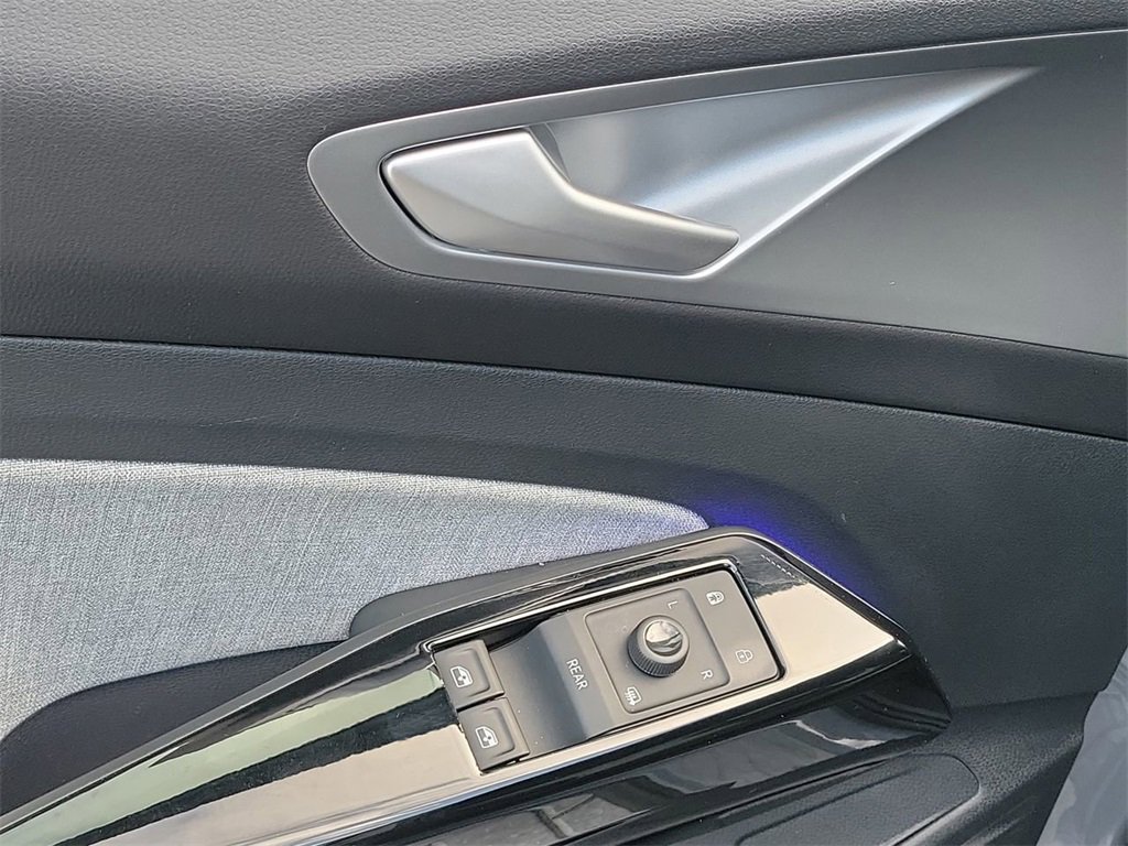 Used 2024 Volkswagen ID.4 2WD image 23