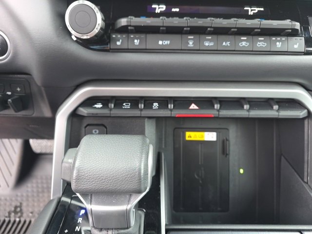 Used 2024 Toyota Tundra Platinum image 22