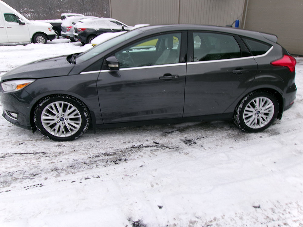 Used 2016 Ford Focus Titanium w/ Exterior Protection Package FWD image 3