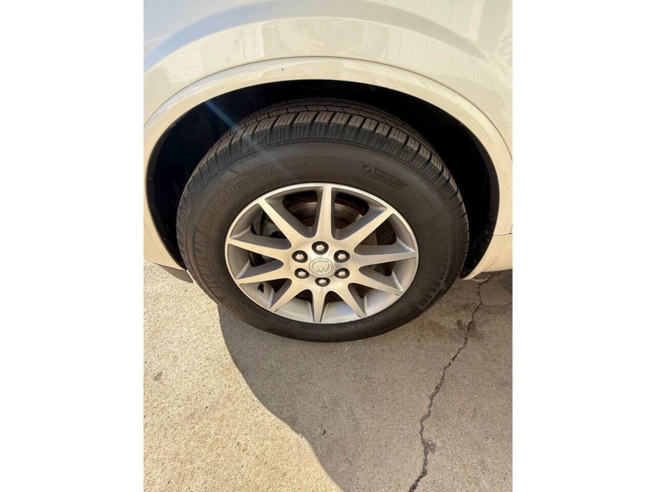 Used 2015 Buick Enclave Leather FWD image 24