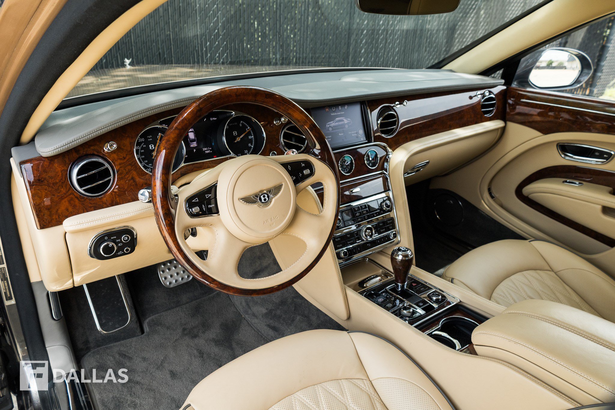 Used 2017 Bentley Mulsanne Speed RWD image 3
