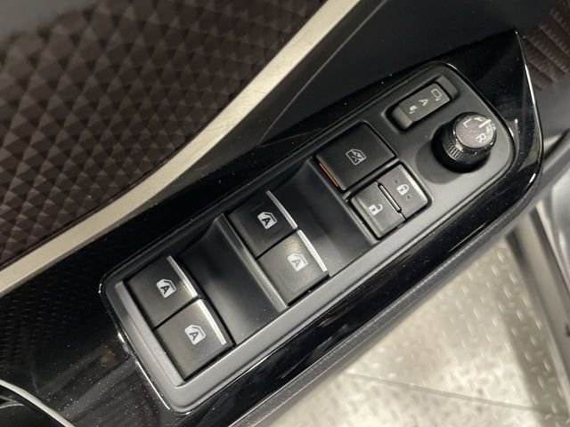 Used 2019 Toyota C-HR Limited image 13