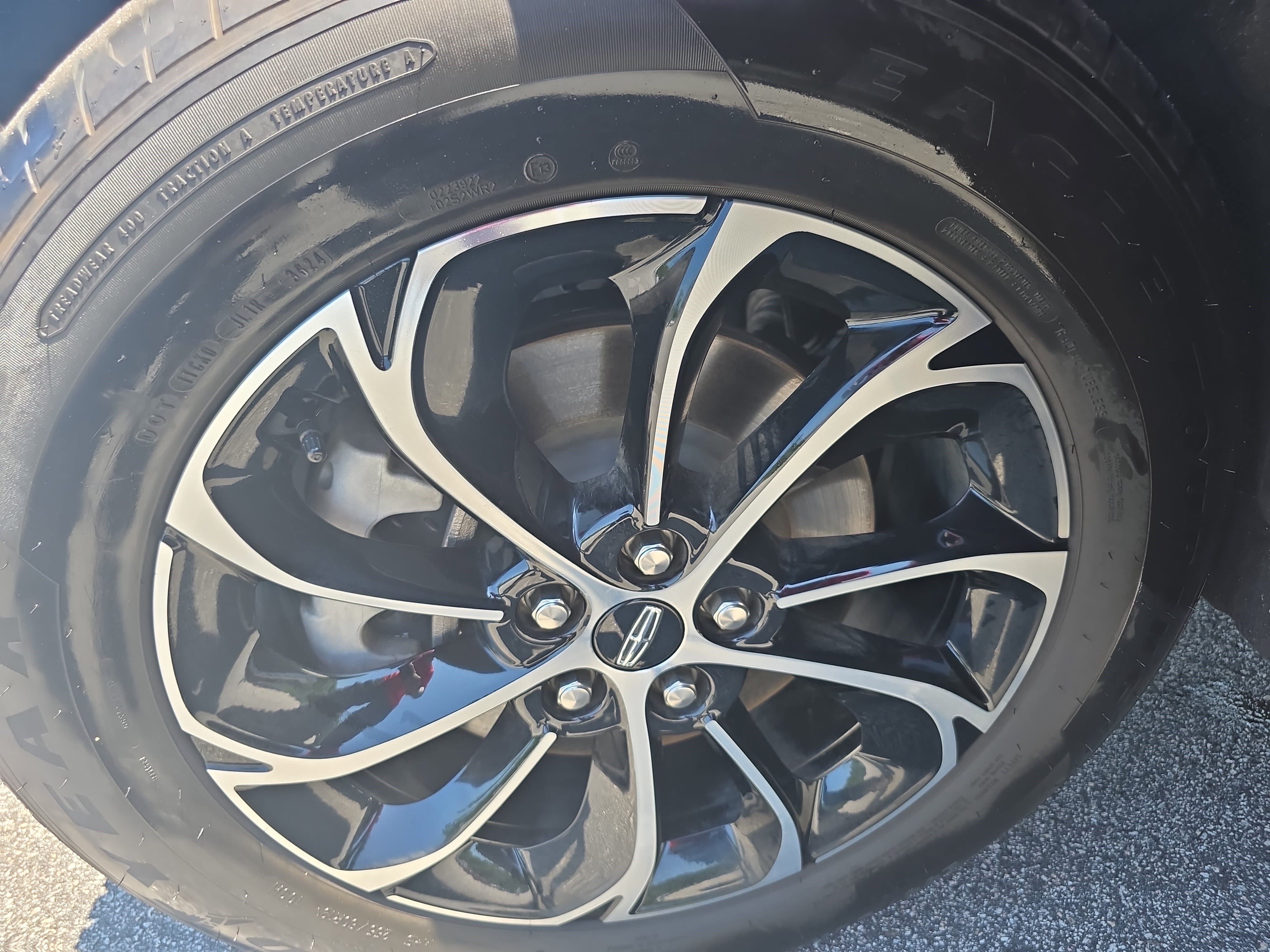 Certified 2025 Lincoln Nautilus Premier AWD/4WD image 32