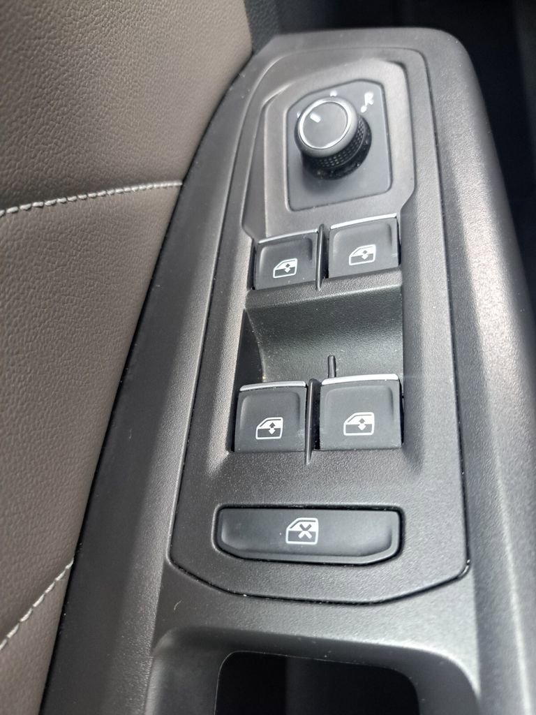 Used 2023 Volkswagen Atlas Cross Sport SE image 16