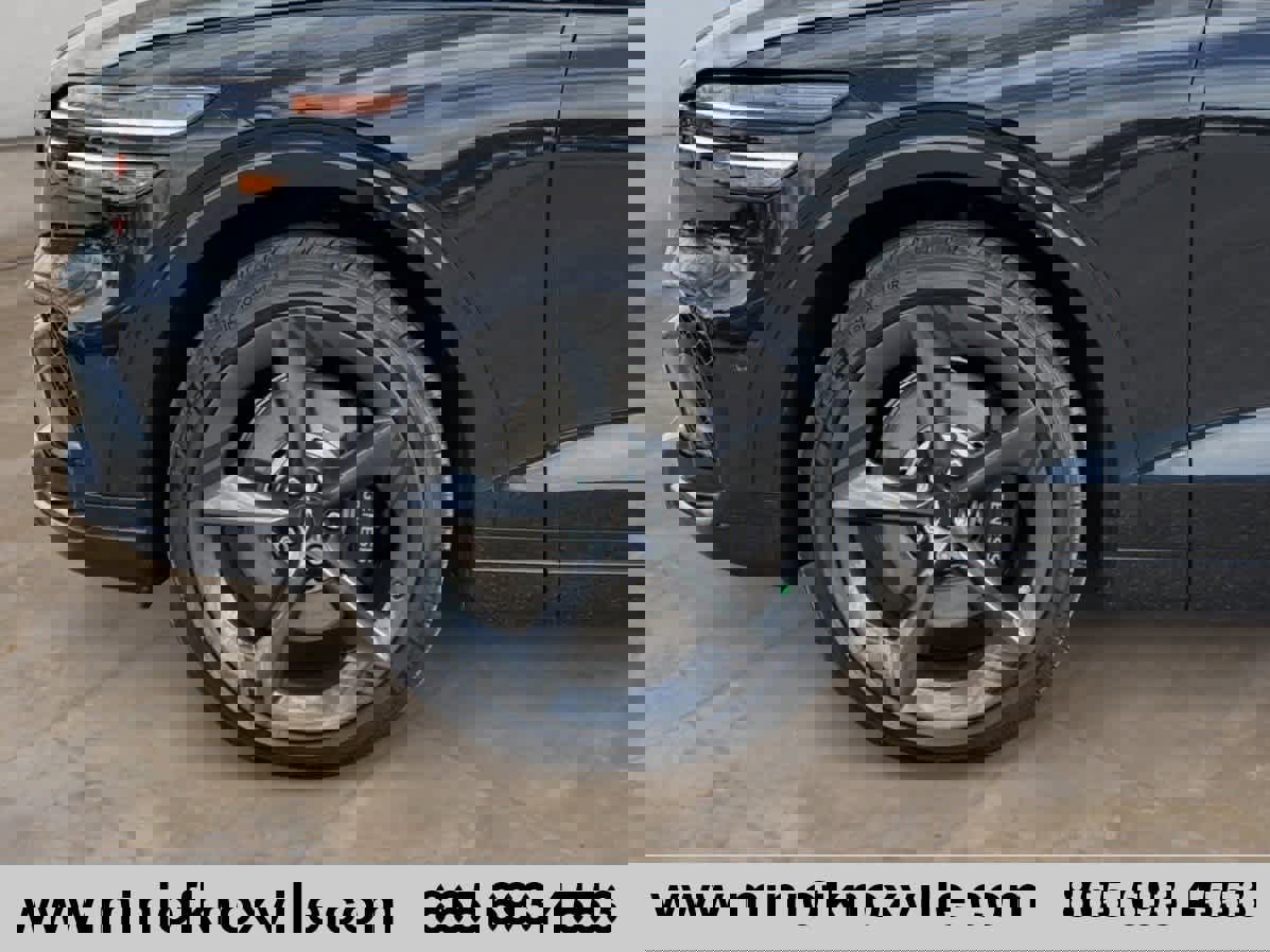 Used 2026 Genesis GV70 3.5T Sport Prestige image 9