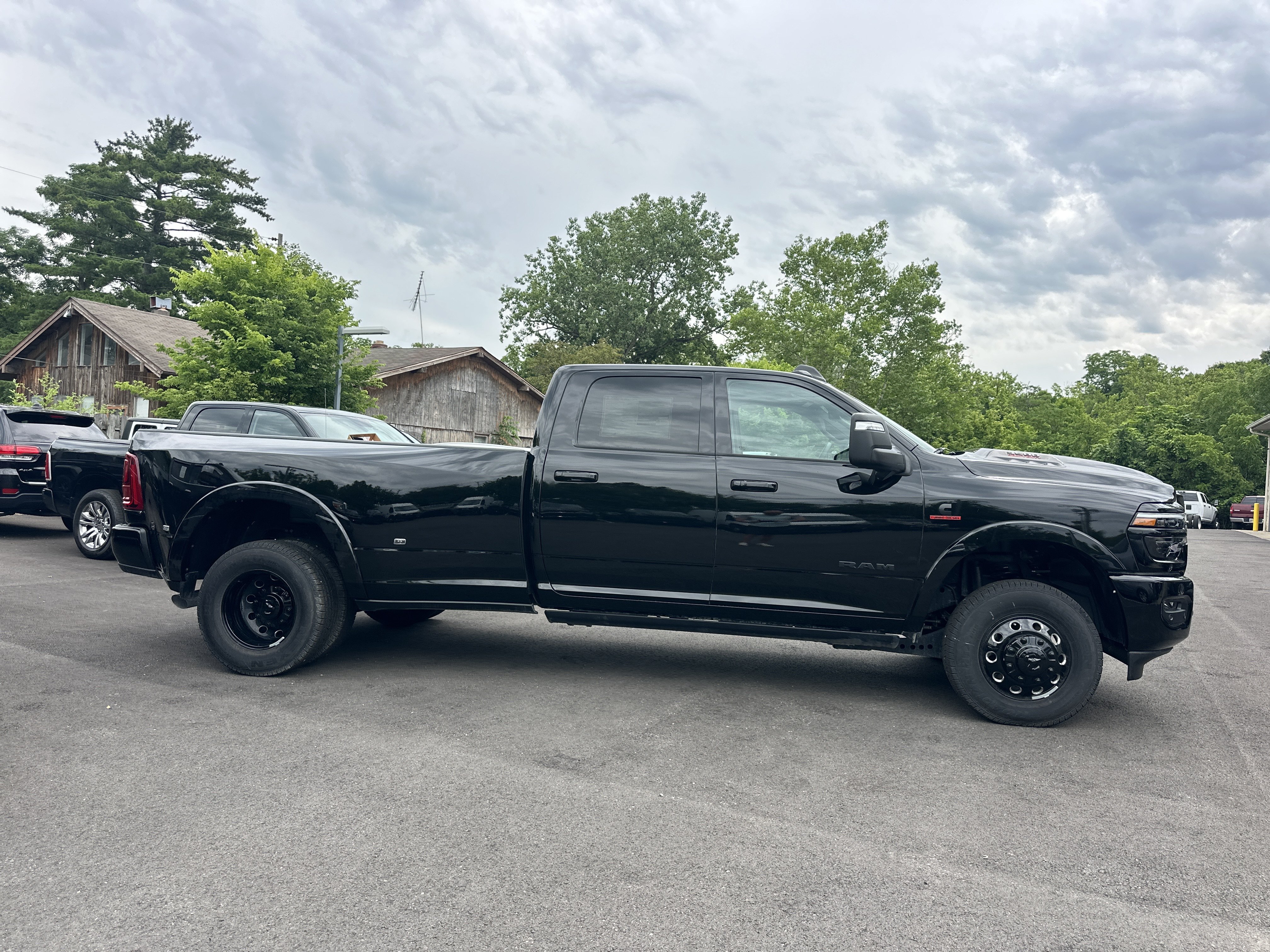 New 2026 RAM 3500 Limited AWD/4WD image 18