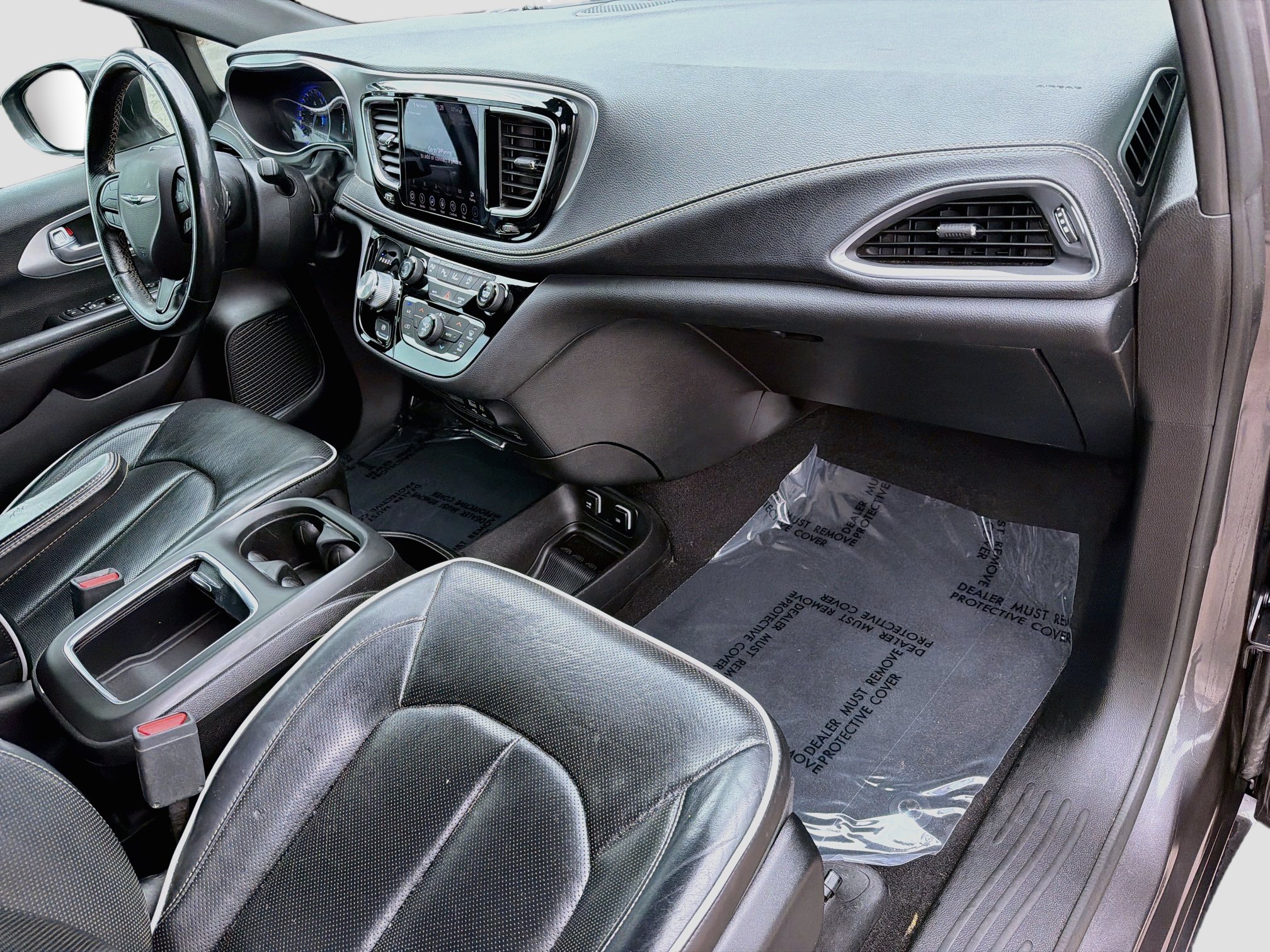 Used 2019 Chrysler Pacifica Limited w/ Advanced Safetytec Group FWD image 15