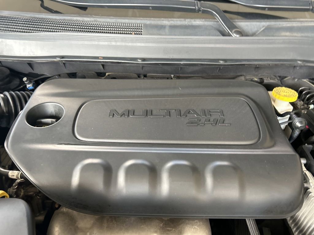 Used 2019 Jeep Cherokee Altitude image 11