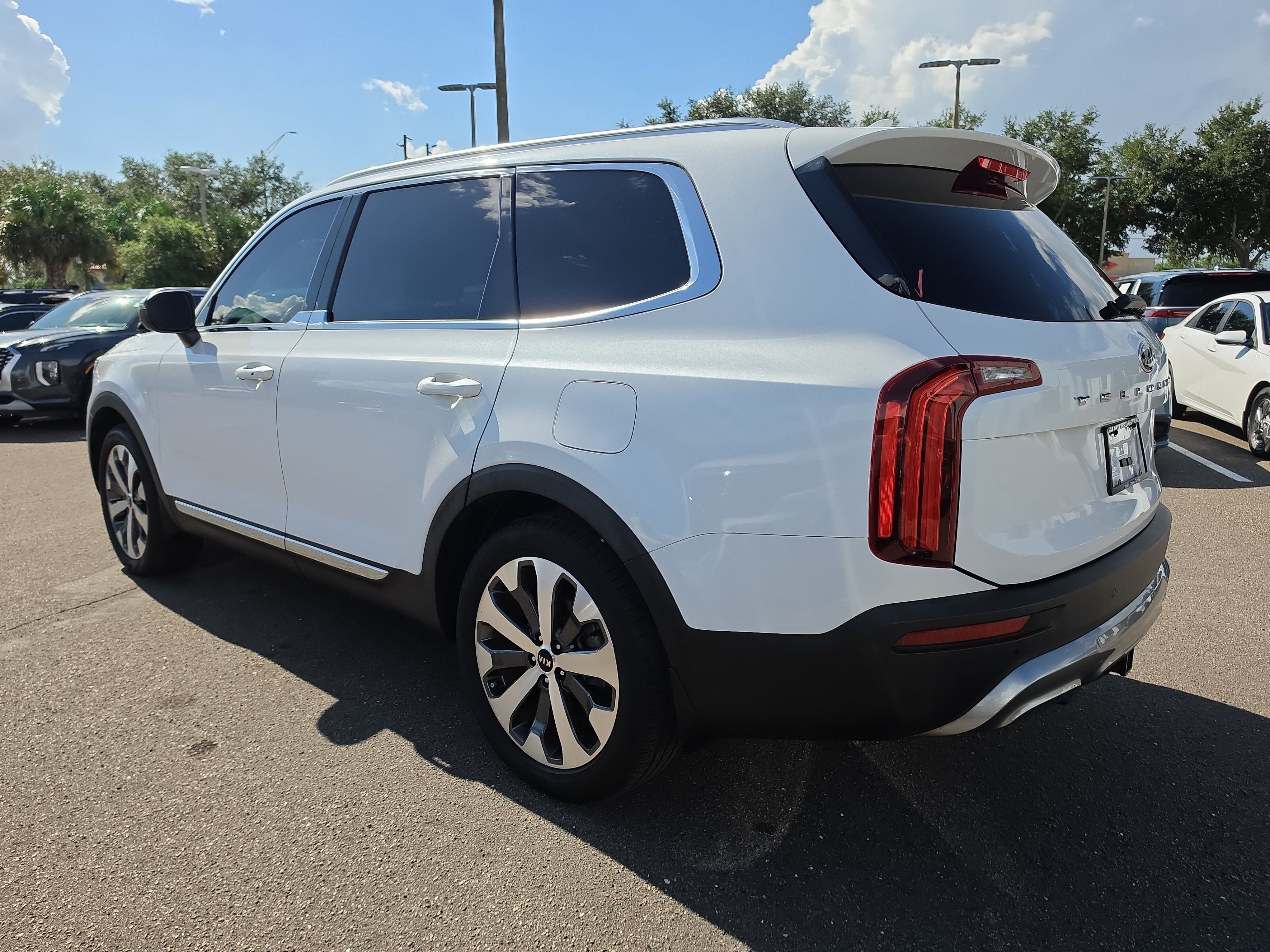 Certified 2021 Kia Telluride EX w/ EX Premium Package FWD image 6