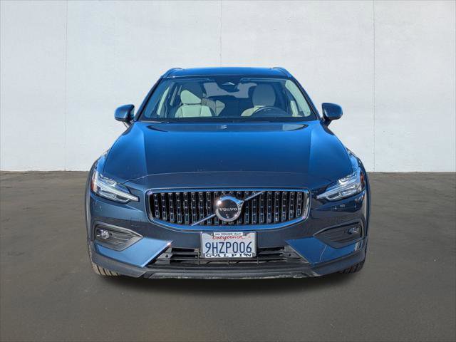 Used 2024 Volvo V60 B5 Cross Country Plus w/ Protection Package Premier image 8