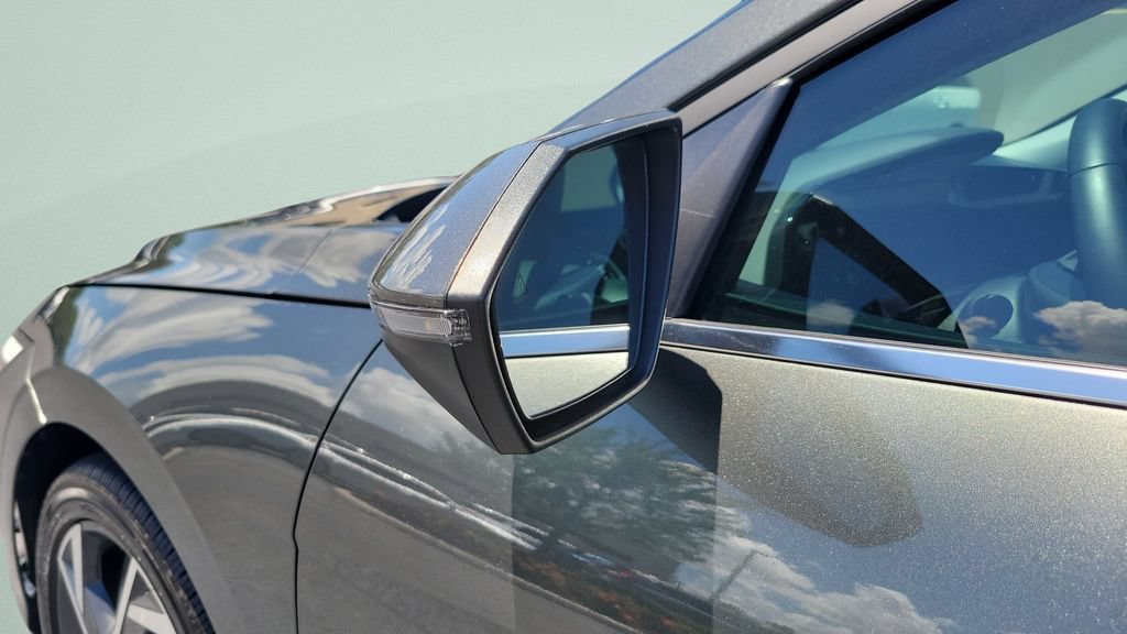Certified 2025 Hyundai Elantra Limited FWD image 27