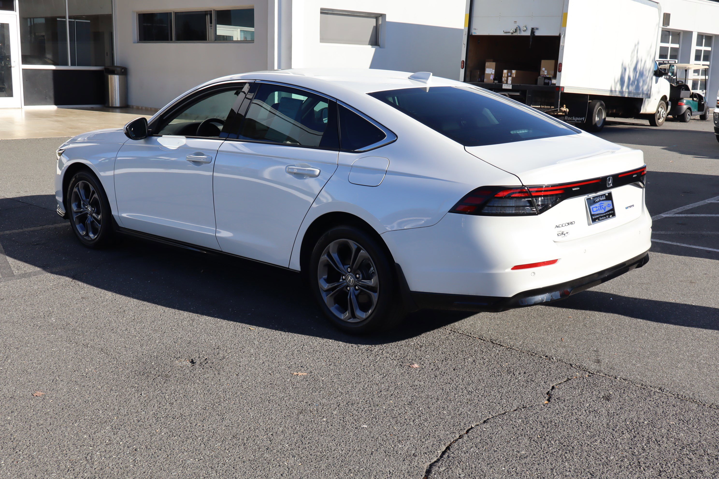 Used 2024 Honda Accord EX-L image 8