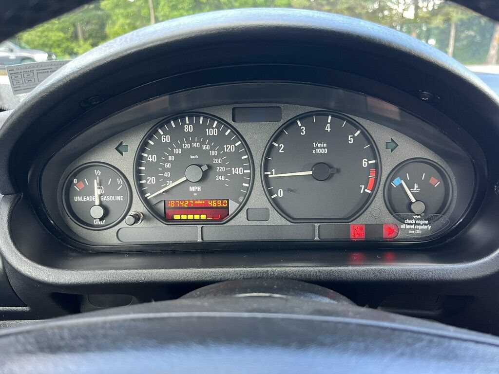 Used 1999 BMW Z3 2.5i RWD image 36