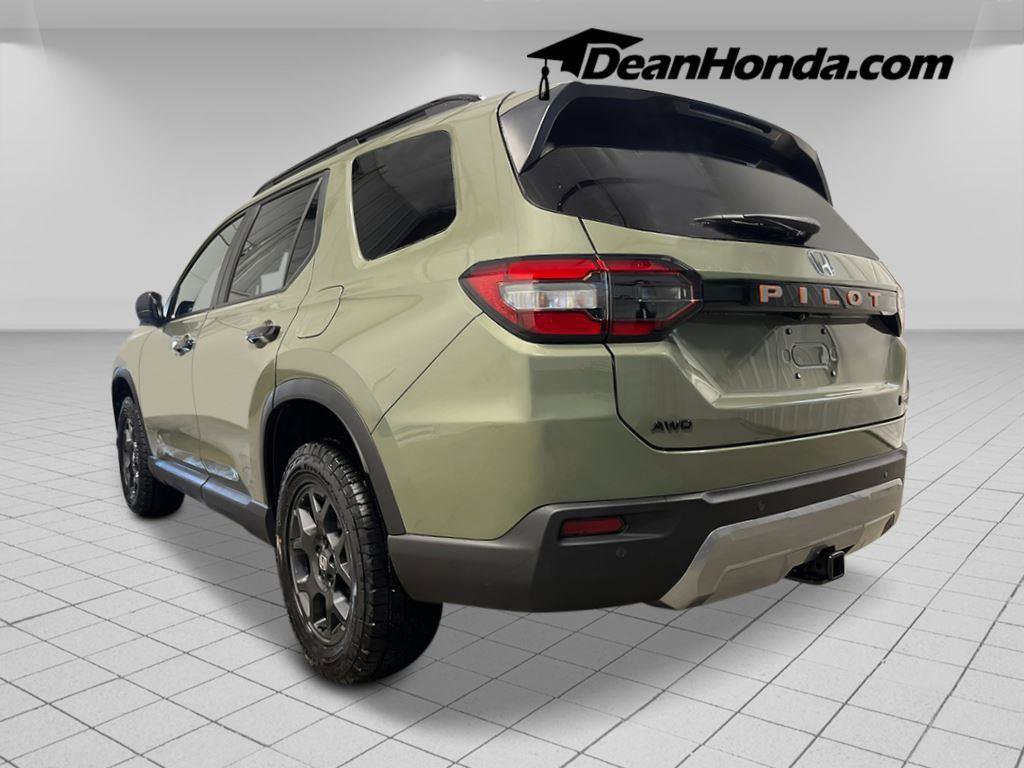 New 2026 Honda Pilot TrailSport image 3