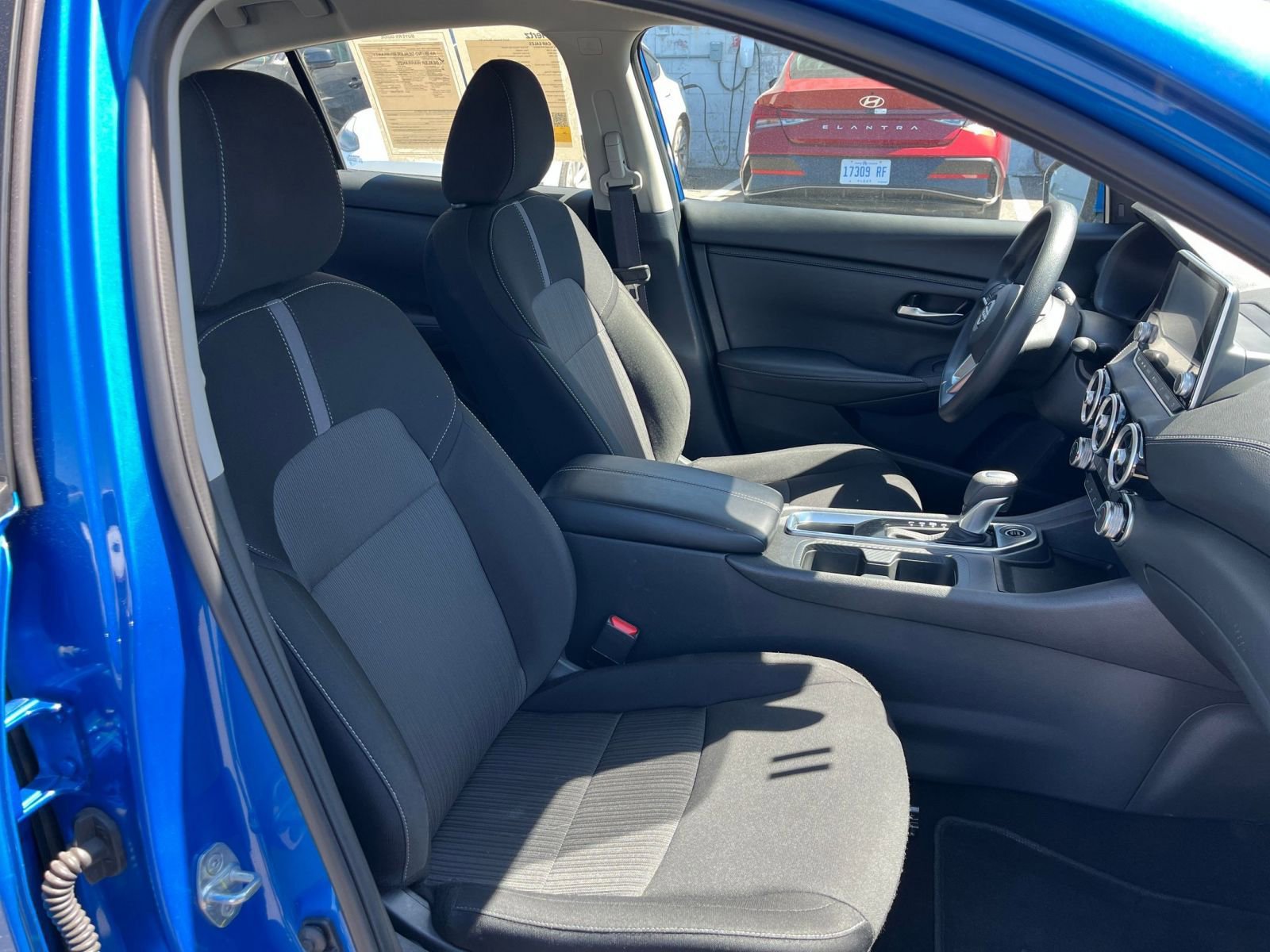 Used 2025 Nissan Sentra SV FWD image 35