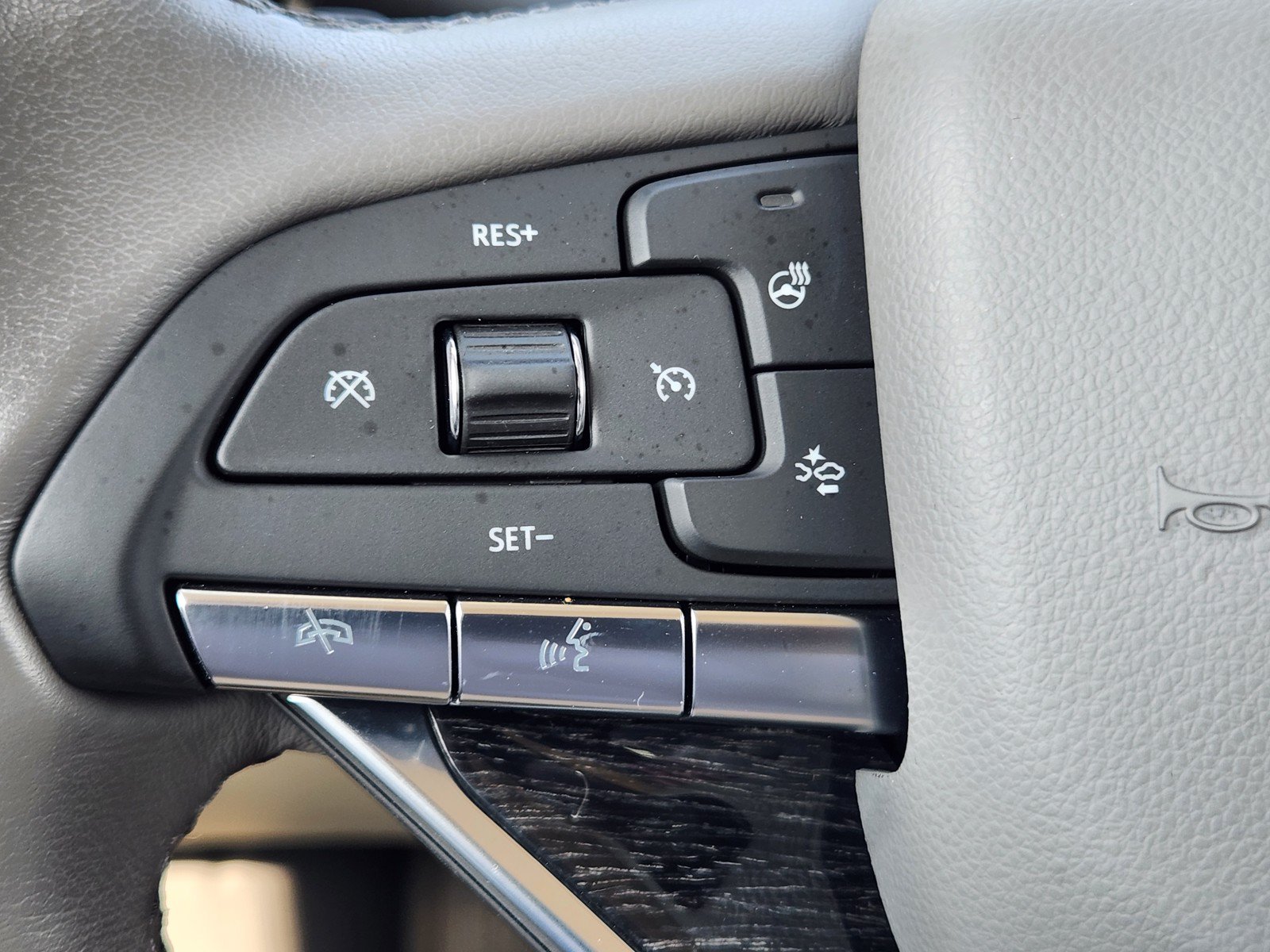 Certified 2023 Cadillac XT6 Premium Luxury AWD/4WD image 24