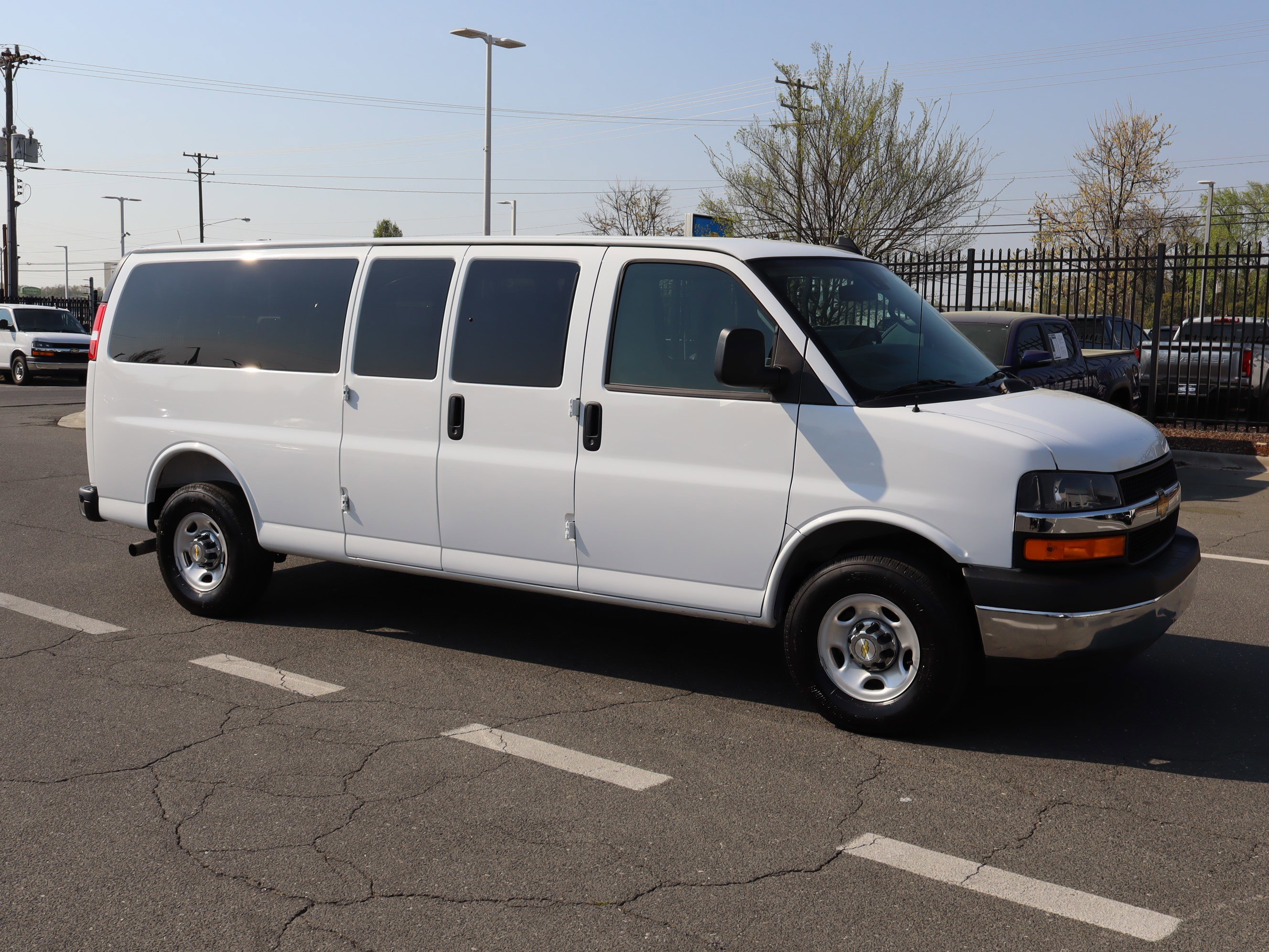 Used 2024 Chevrolet Express 3500 LT w/ LT Preferred Equipment Group video 2