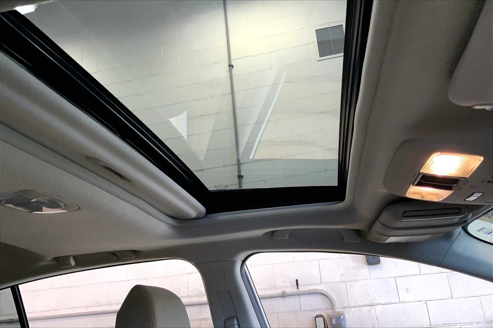 Used 2017 Subaru Crosstrek 2.0i Limited image 13