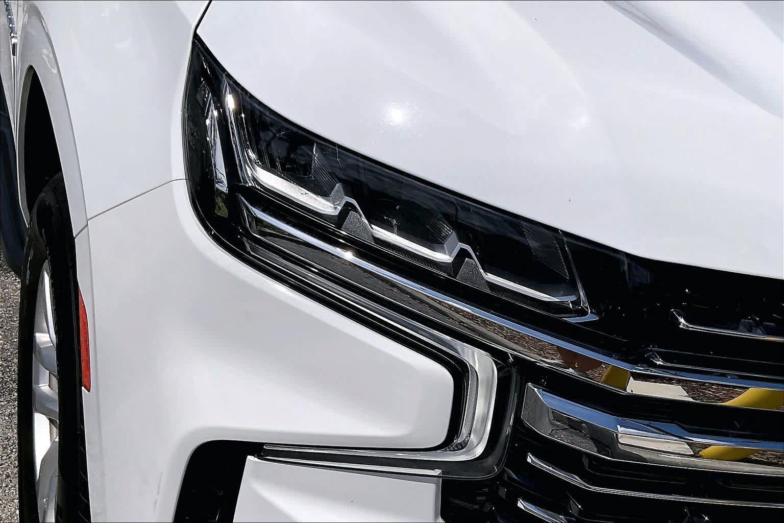 Certified 2024 Chevrolet Suburban LT RWD image 28