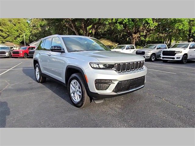 New 2025 Jeep Grand Cherokee Laredo X image 17