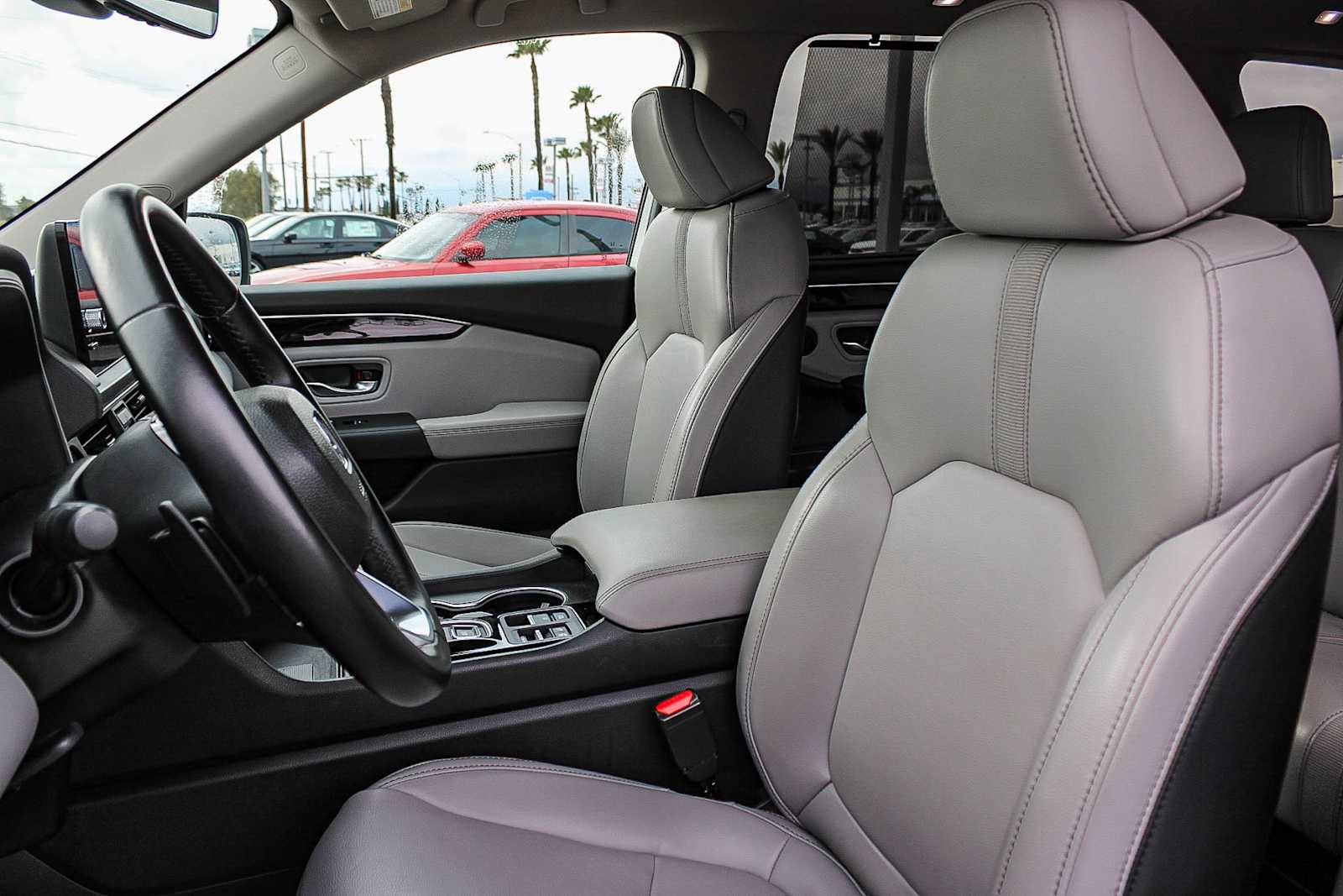 Certified 2025 Honda Pilot Touring image 17