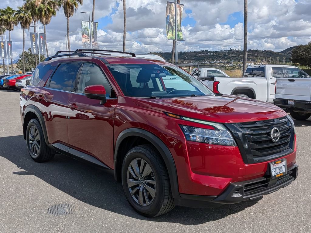 Used 2022 Nissan Pathfinder SV w/ SV Black Package image 9