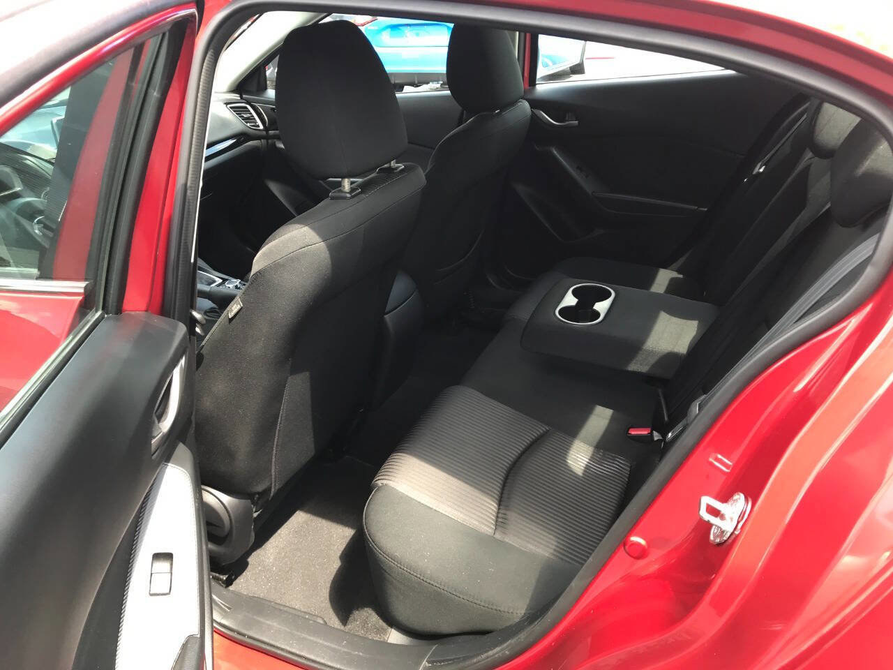 Used 2016 MAZDA MAZDA3 i Sport w/ Preferred Equipment Package FWD image 10